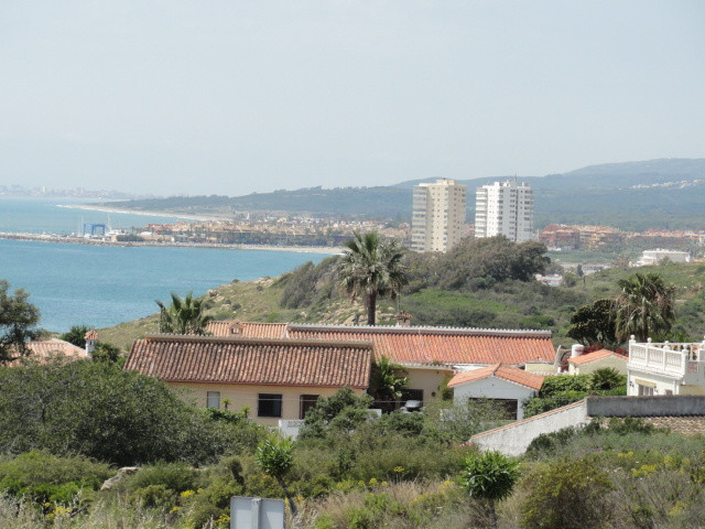 San Diego, Costa del Sol, Cádiz, Espanja - Juoni - Asuin